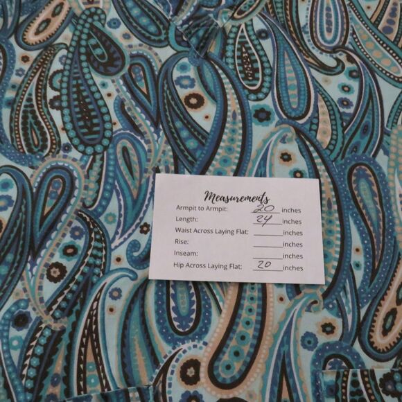 Tafford Scrub Top Women XS Green w/ Paisley And Flower Pattern & Pockets Medical - Picture 5 of 6